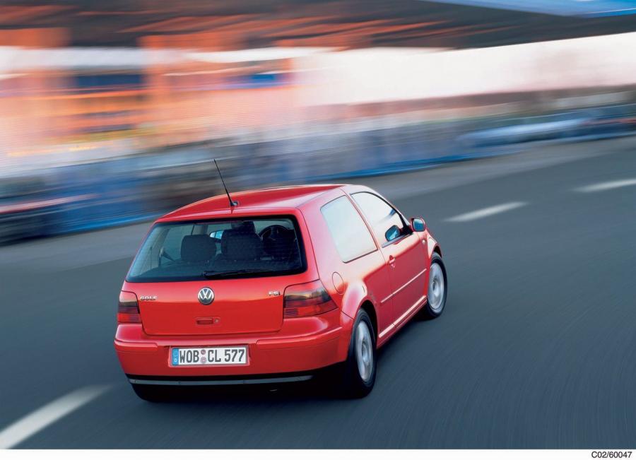  Volkswagen Golf 1998 года  (фото 6 из 7)